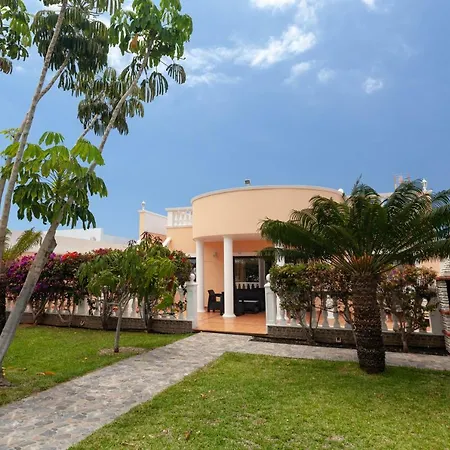 Villa Fiesta *